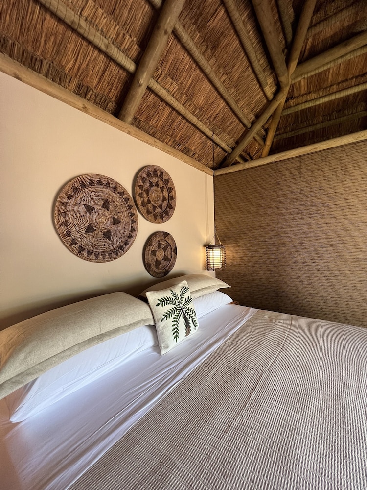 acasi rustic beach