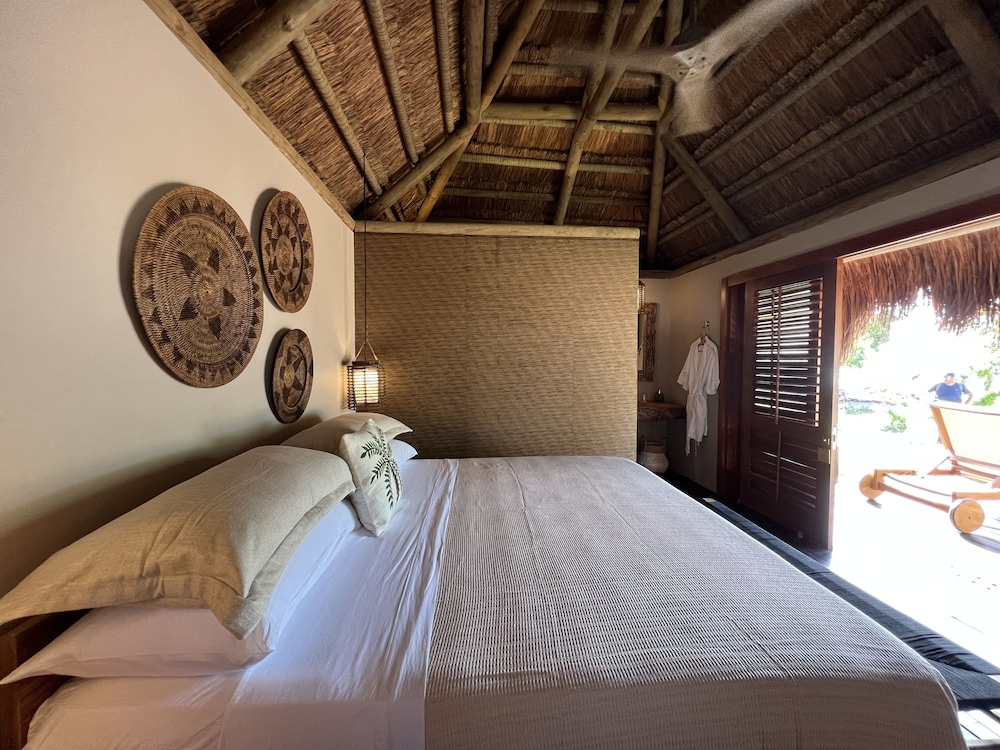 acasi rustic beach