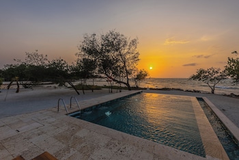 acasi rustic beach