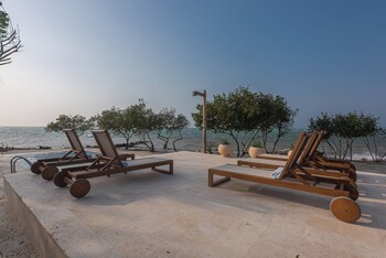 acasi rustic beach