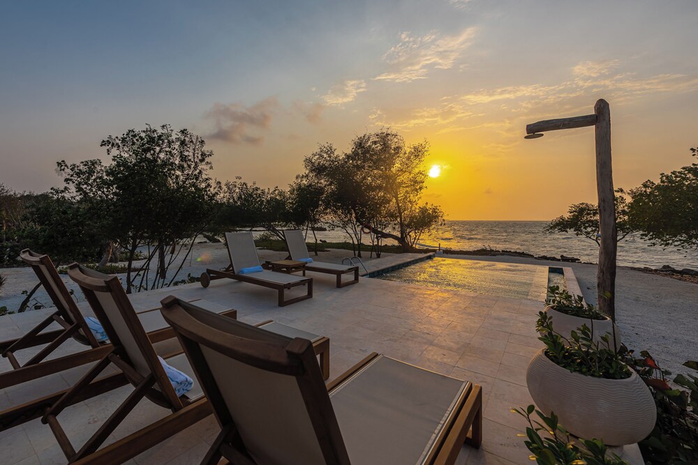 acasi rustic beach