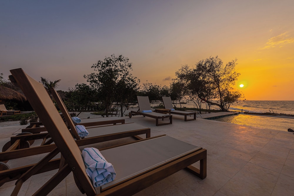 acasi rustic beach