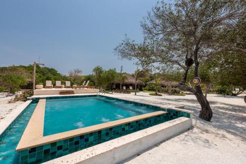 acasi rustic beach