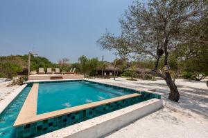 acasi rustic beach