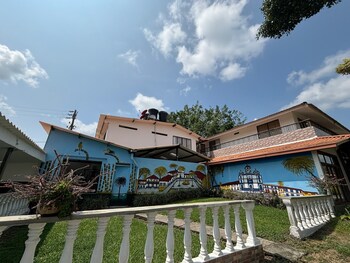 hotel cerritos plaza