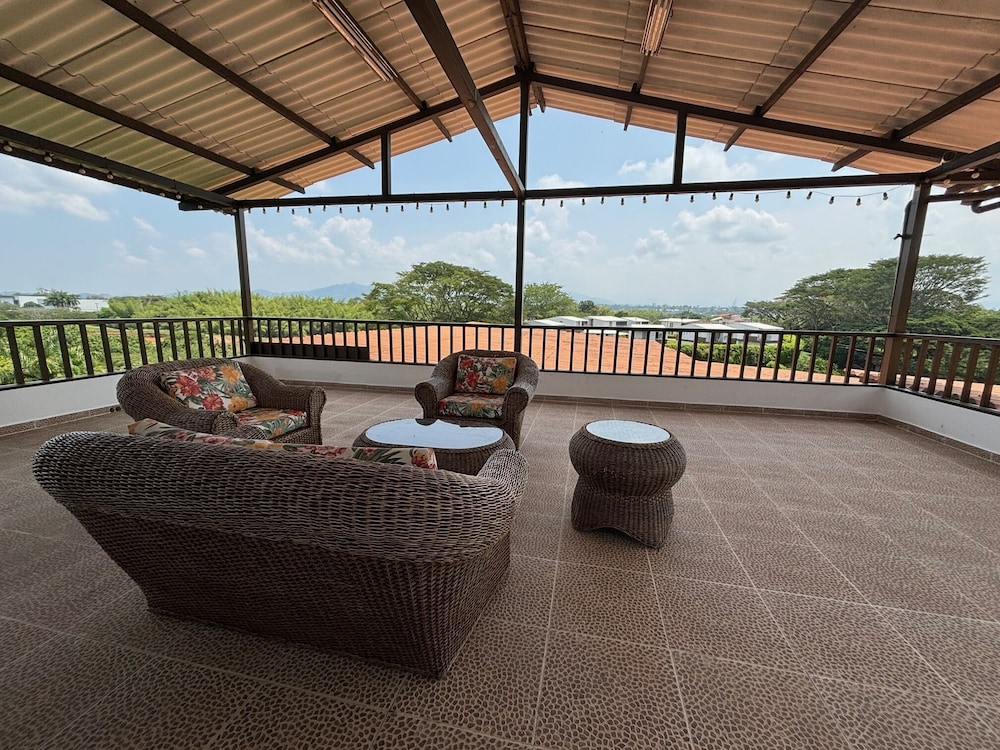 hotel cerritos plaza