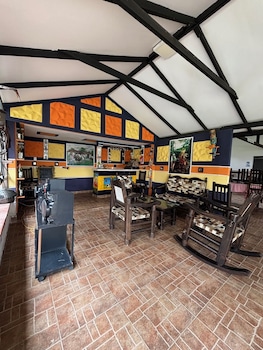 hotel cerritos plaza