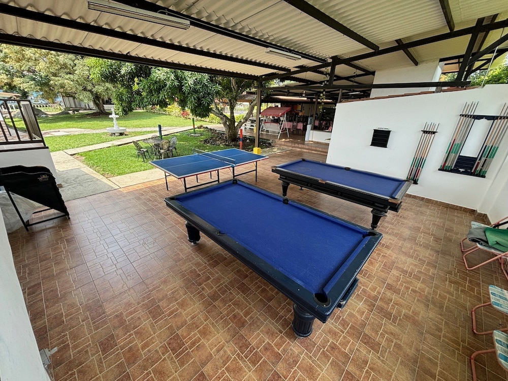 hotel cerritos plaza