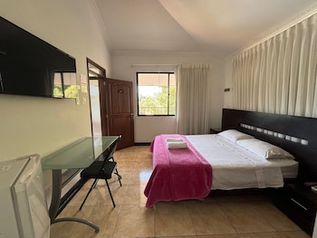 hotel cerritos plaza