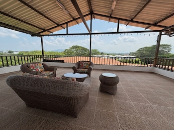 hotel cerritos plaza