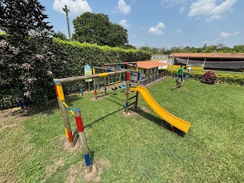 hotel cerritos plaza