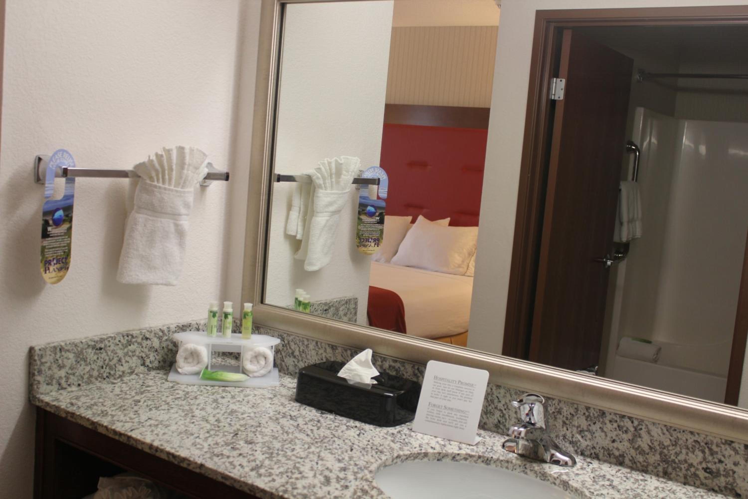 holiday inn express and suites milford by ihg