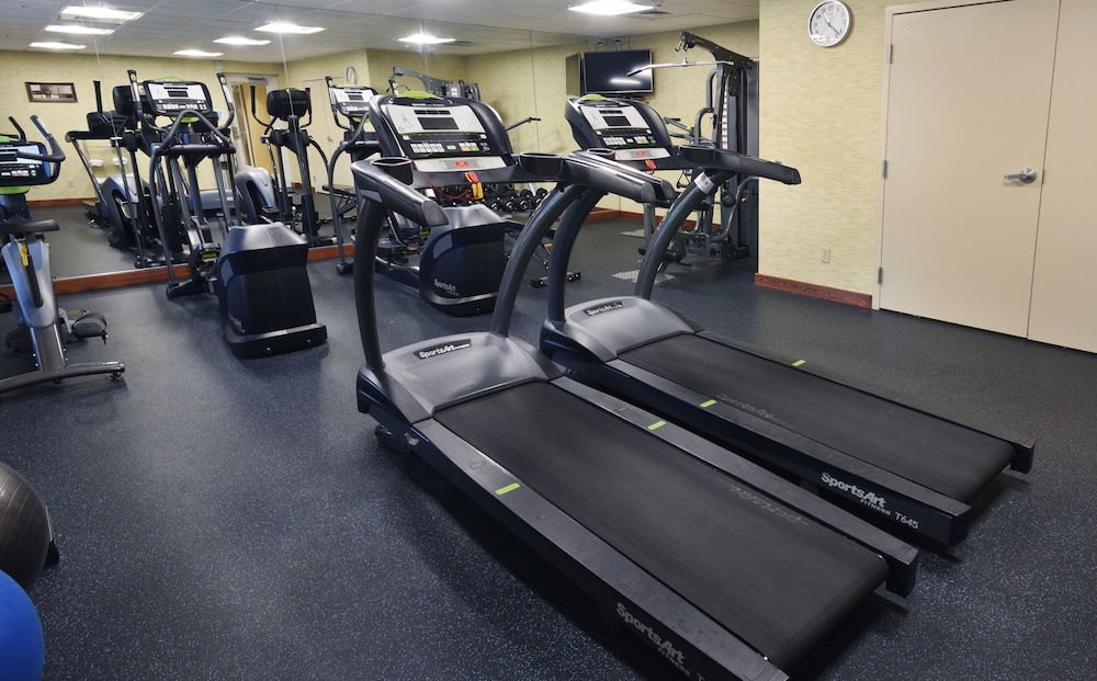 holiday inn express and suites milford by ihg