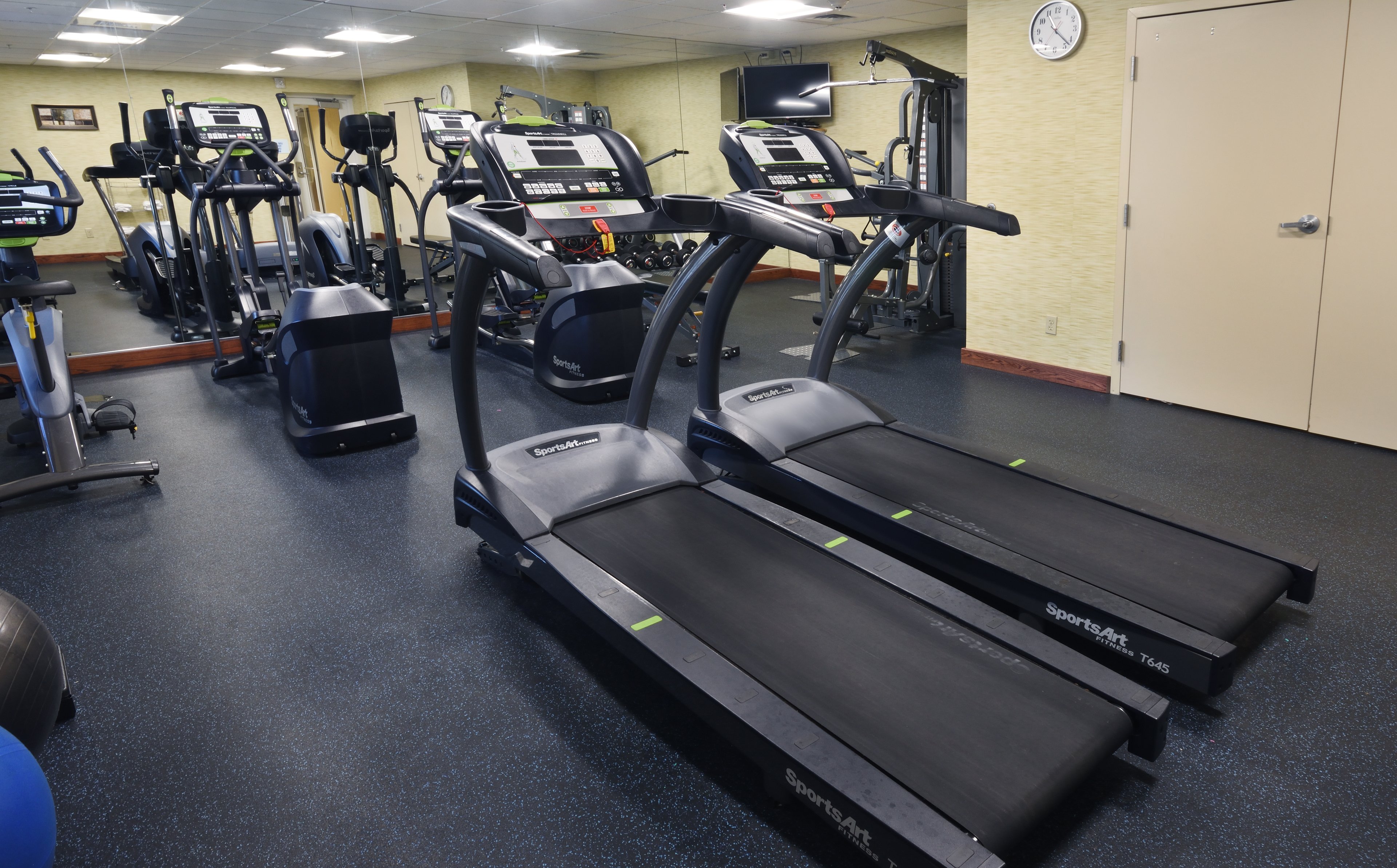 holiday inn express and suites milford by ihg