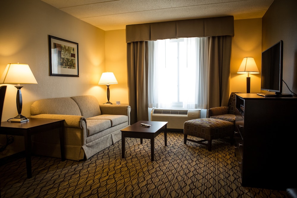 holiday inn express and suites milford by ihg
