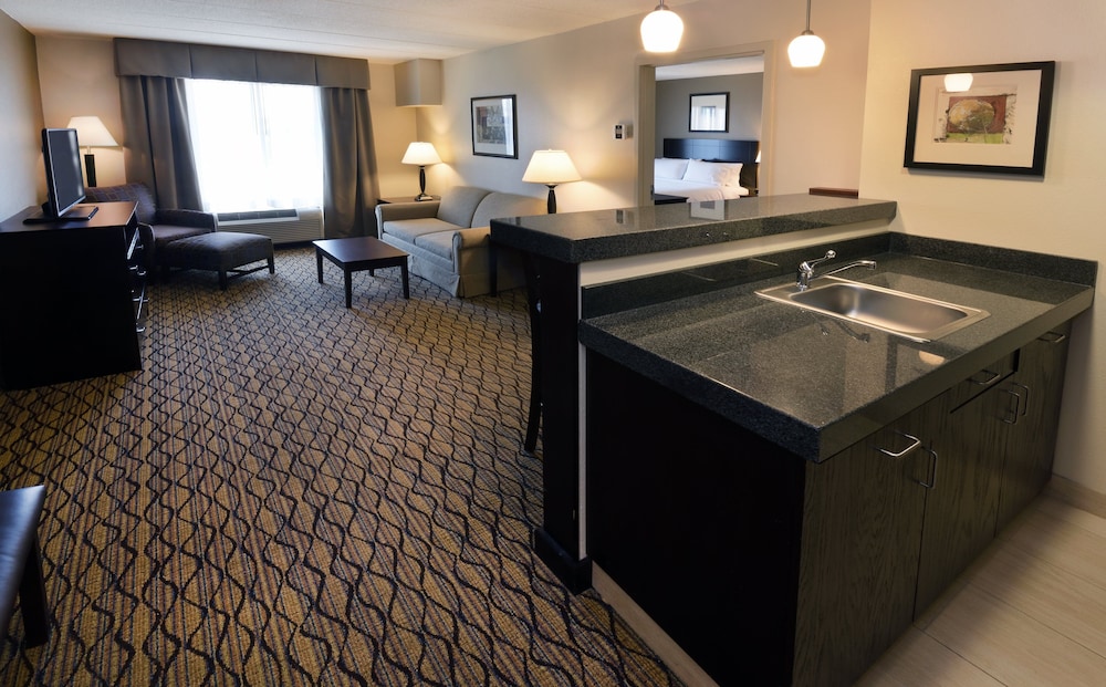 holiday inn express and suites milford by ihg