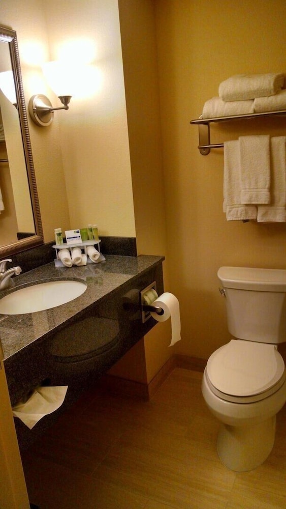 holiday inn express and suites milford by ihg