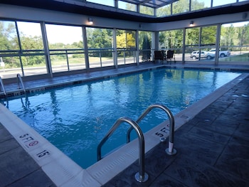 Holiday Inn Express & Suites Milford By Ihg,New Haven>>Milford,3 star