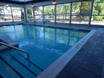 Holiday Inn Express & Suites Milford By Ihg,New Haven>>Milford,3 star
