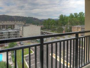 hampton inn gatlinburg historic nature trail