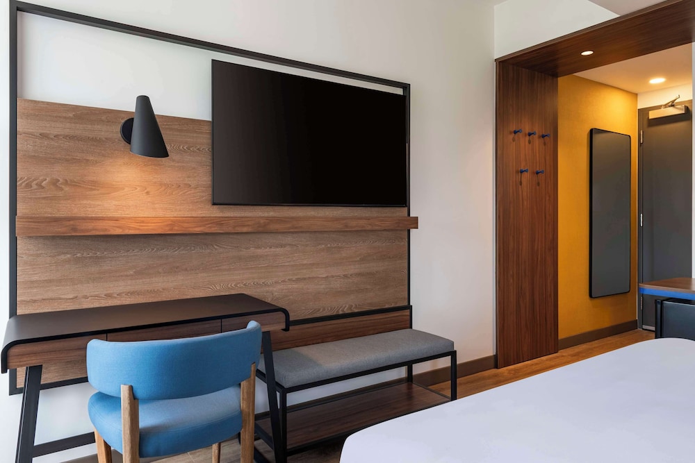 tru by hilton cali sur