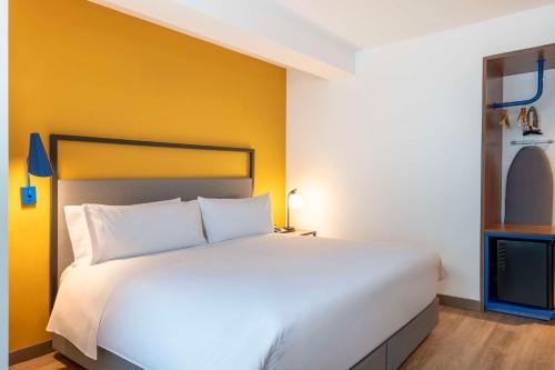 tru by hilton cali sur
