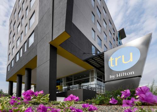 tru by hilton cali sur