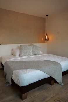 cannatel exclusive hotel