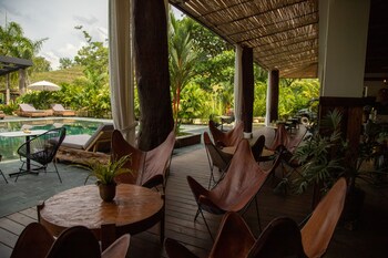 el rio hotel