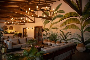 el rio hotel