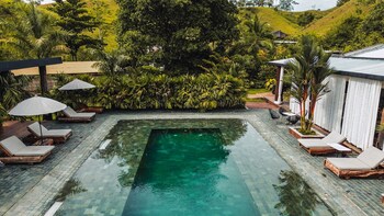 el rio hotel