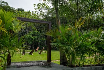el rio hotel