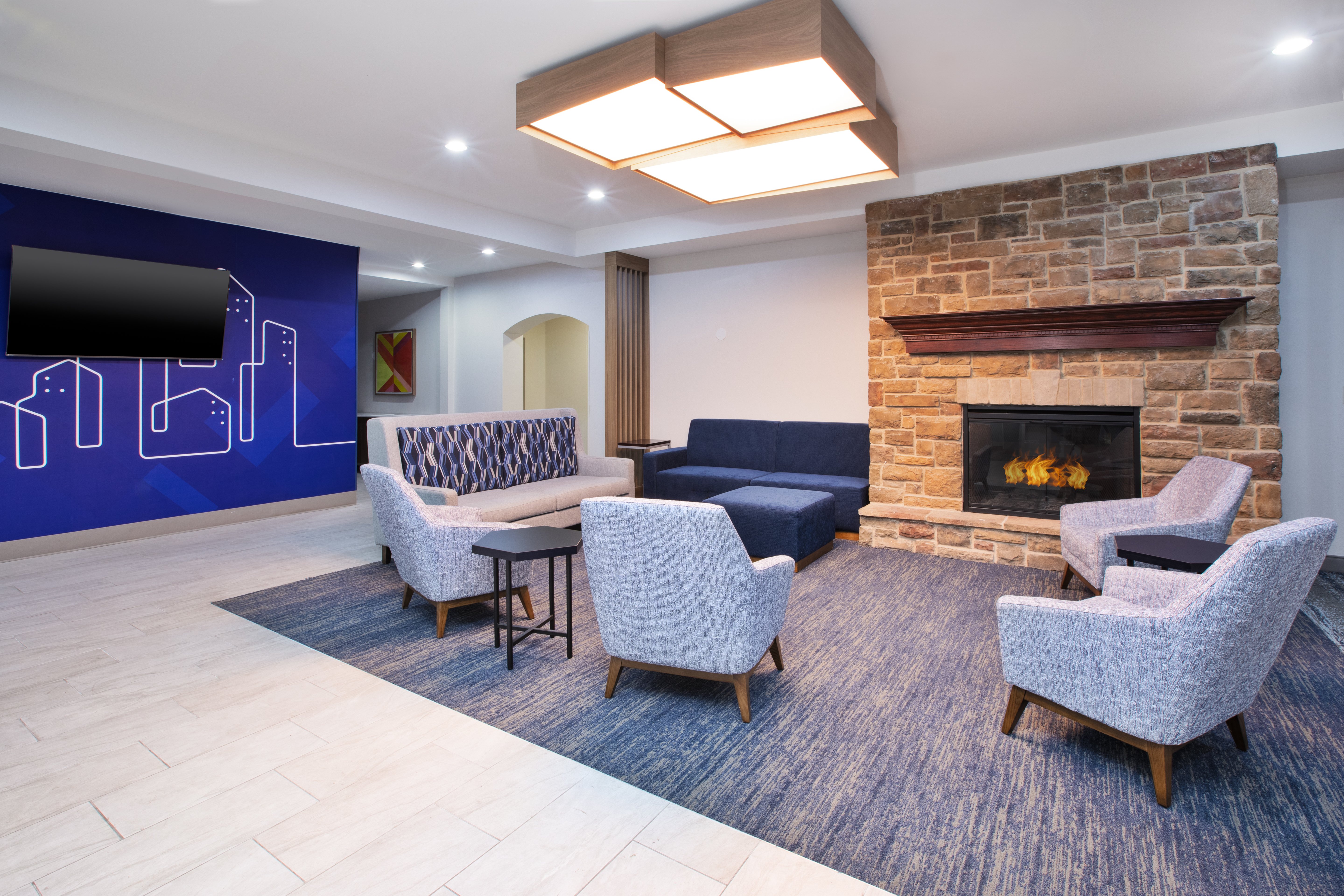 holiday inn express and suites milwaukee nw park place
