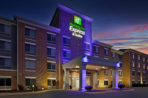 holiday inn express and suites milwaukee nw park place