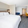holiday inn express and suites milwaukee nw park place