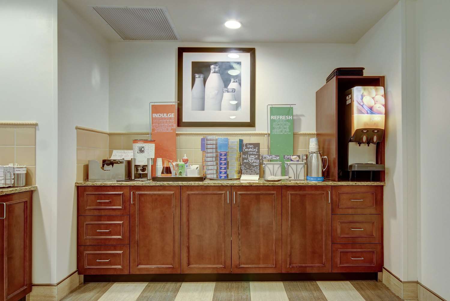hampton inn and suites alexandria