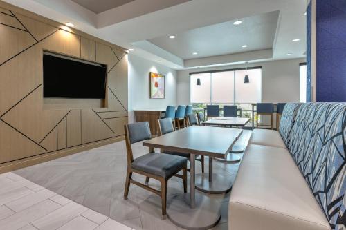 holiday inn express hotel and suites athens by ihg