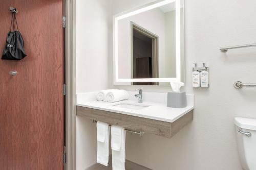 holiday inn express hotel and suites athens by ihg