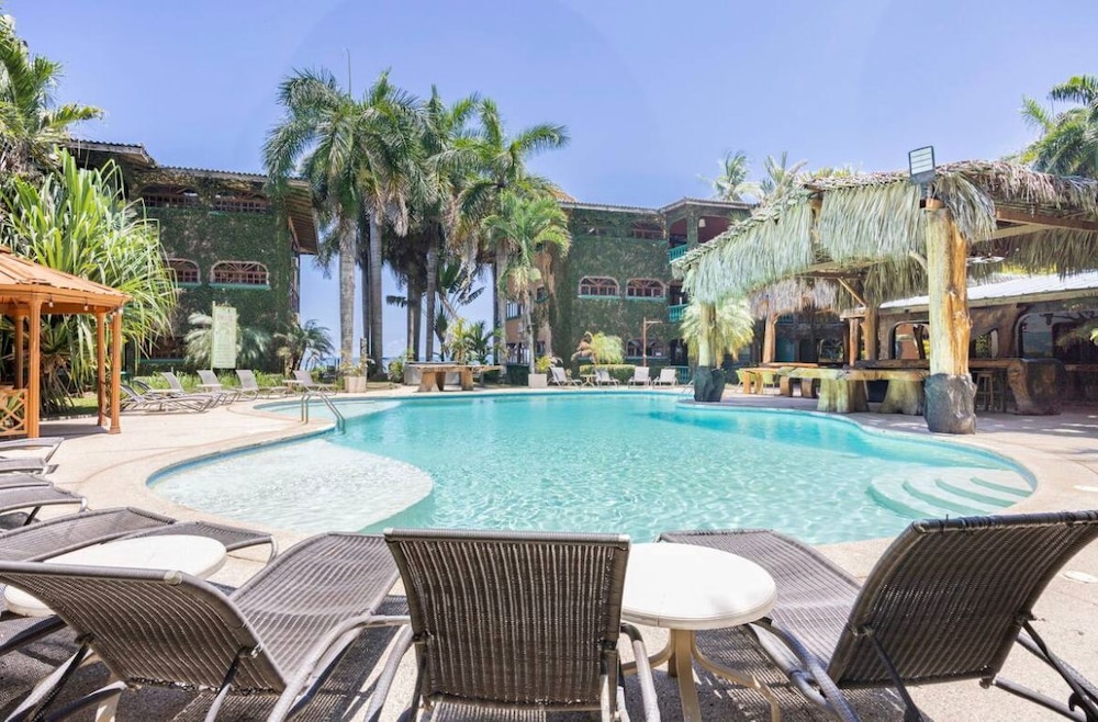 casa de playa marea brava condos