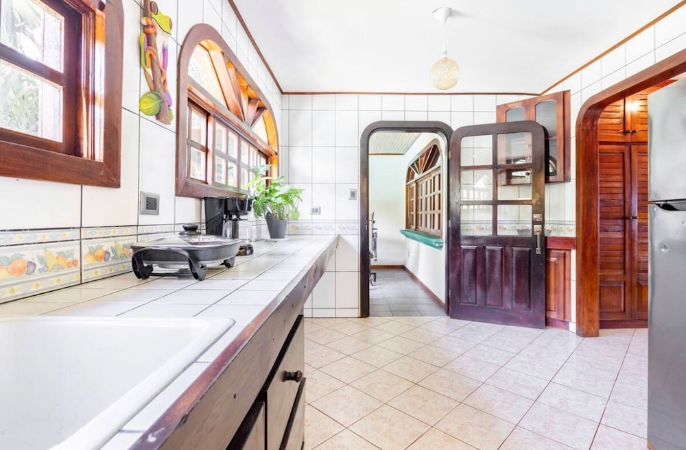 casa de playa marea brava condos