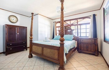 casa de playa marea brava condos