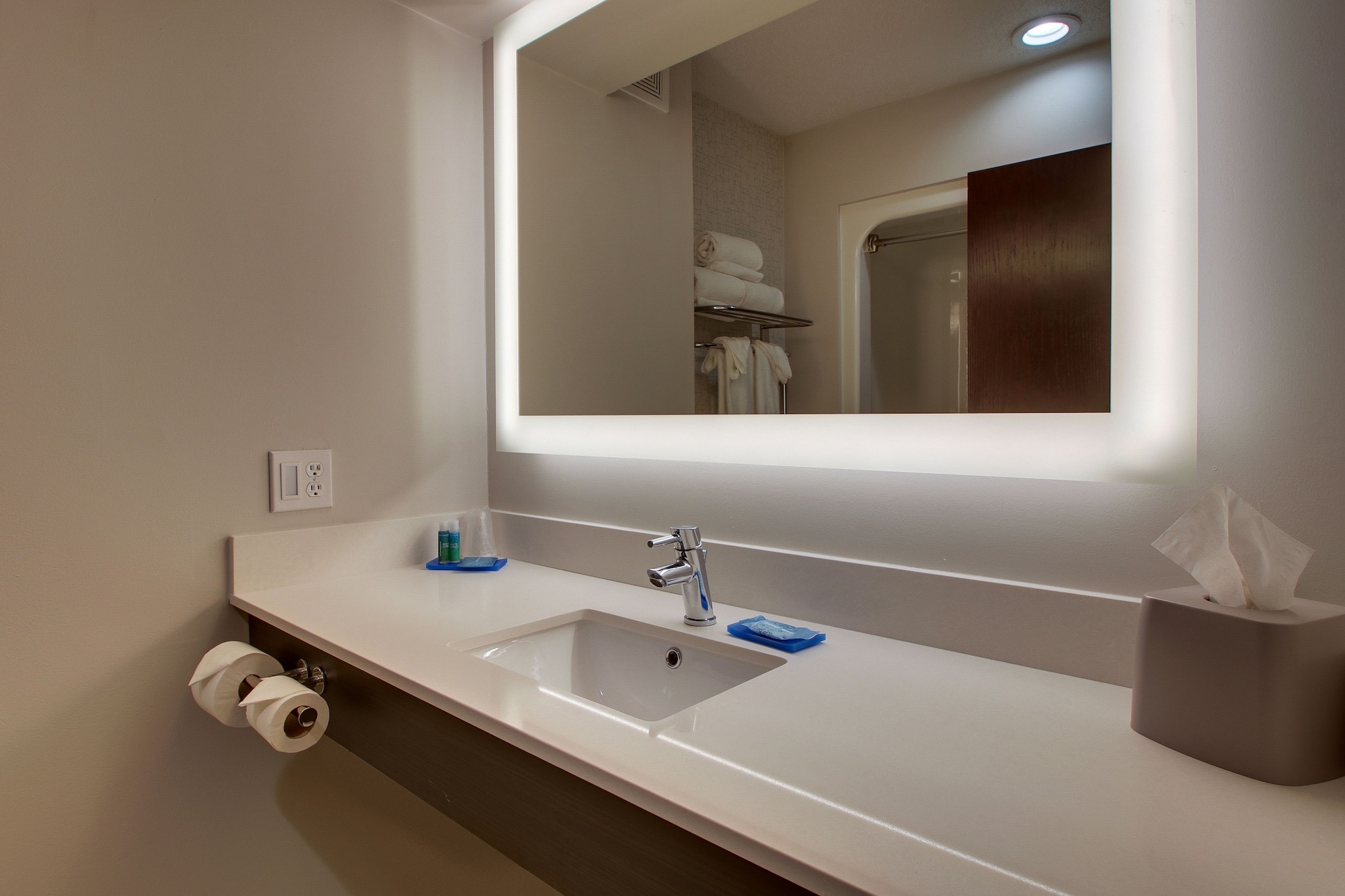 holiday inn express and suites lebanon by ihg