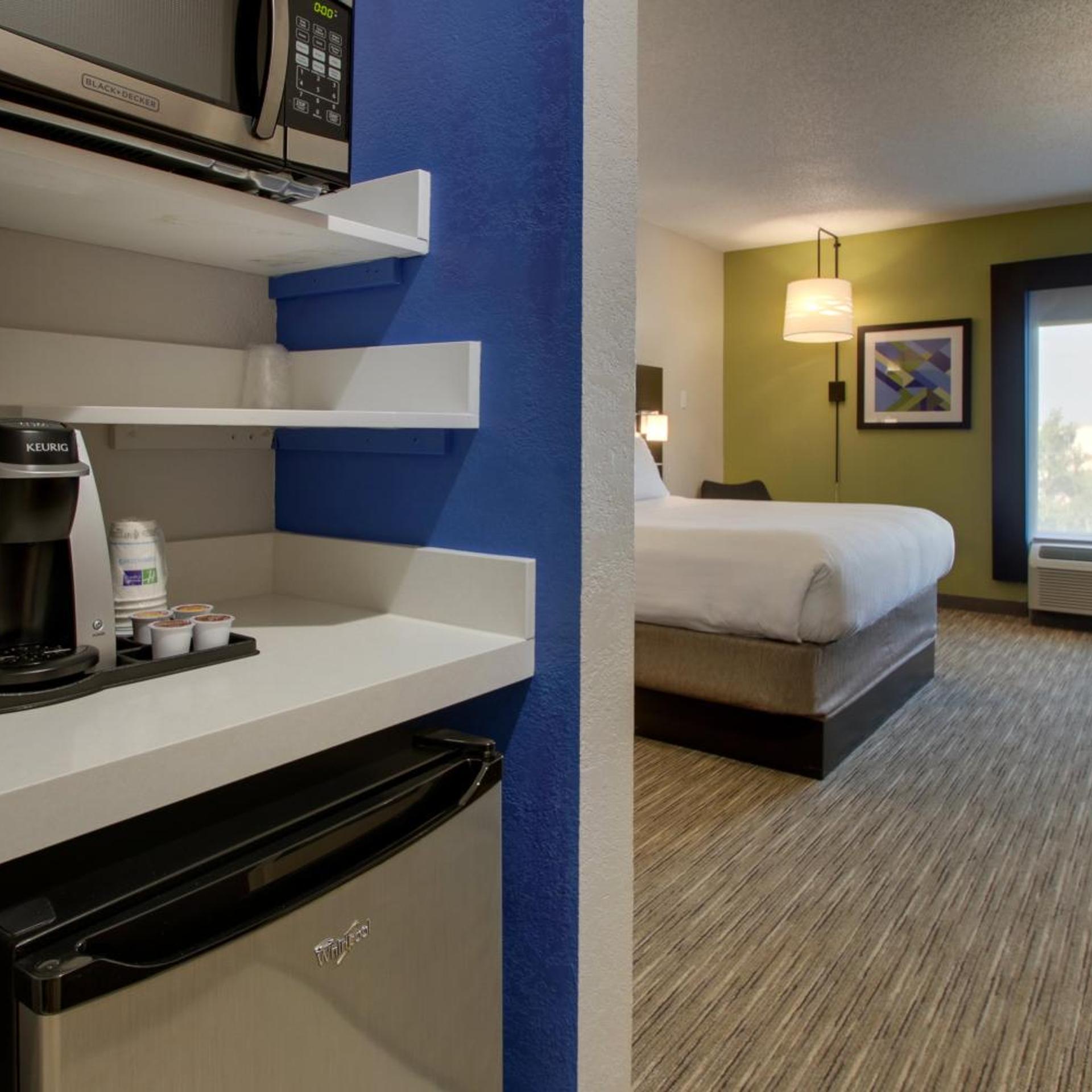 holiday inn express and suites lebanon by ihg