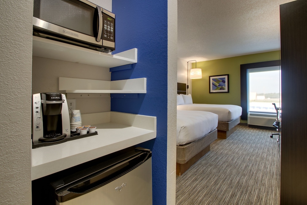 holiday inn express and suites lebanon by ihg