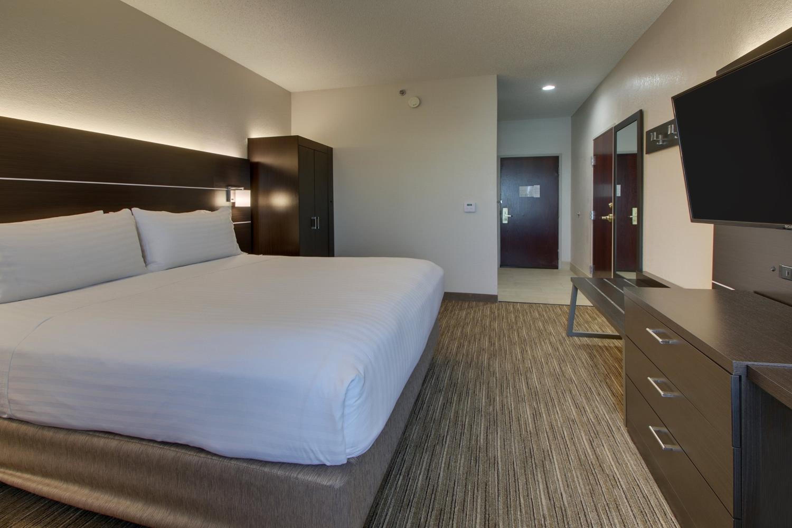 holiday inn express and suites lebanon by ihg