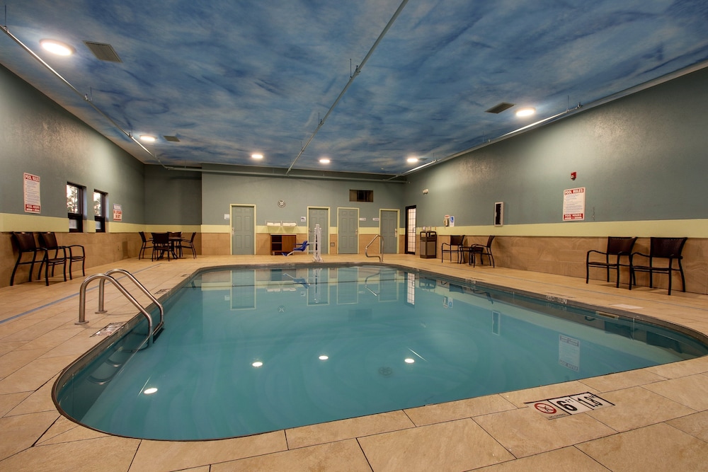 holiday inn express and suites lebanon by ihg