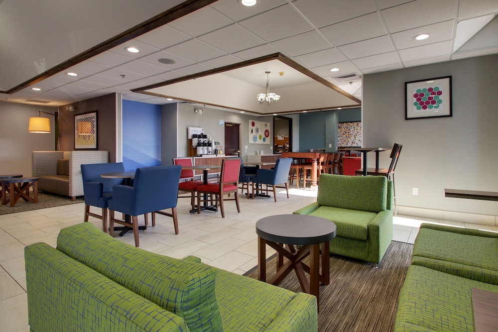 holiday inn express and suites lebanon by ihg