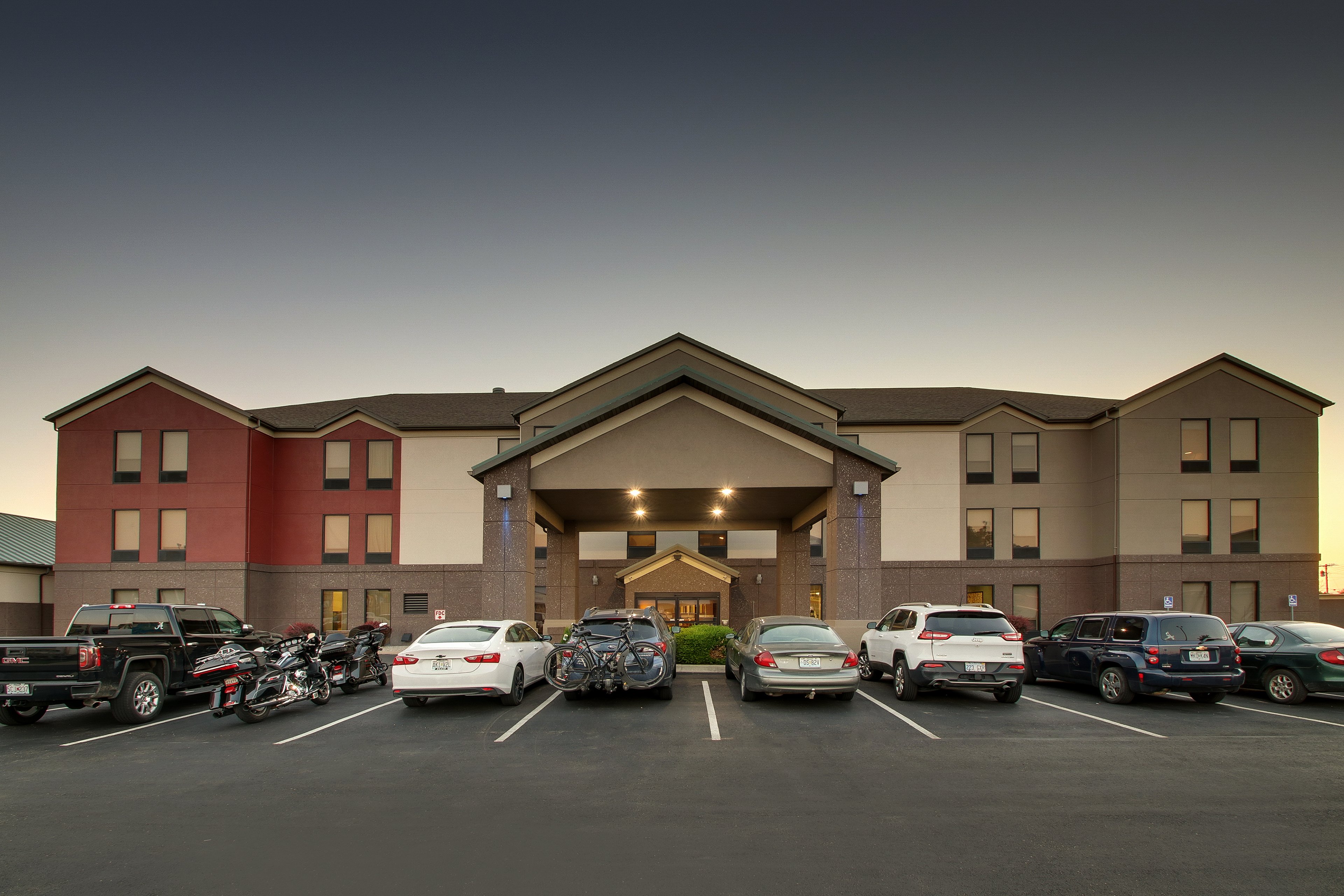 holiday inn express and suites lebanon by ihg