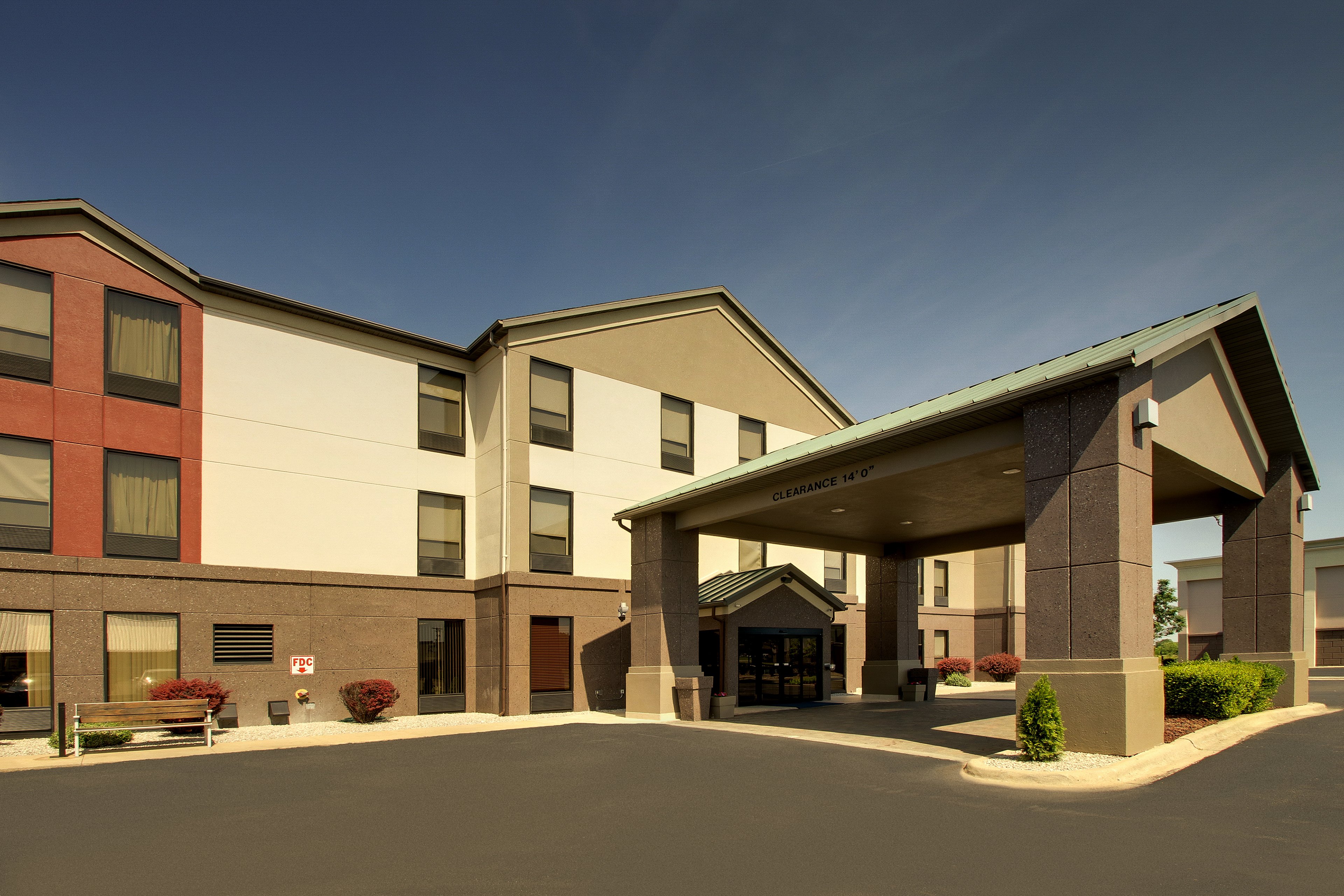 holiday inn express and suites lebanon by ihg