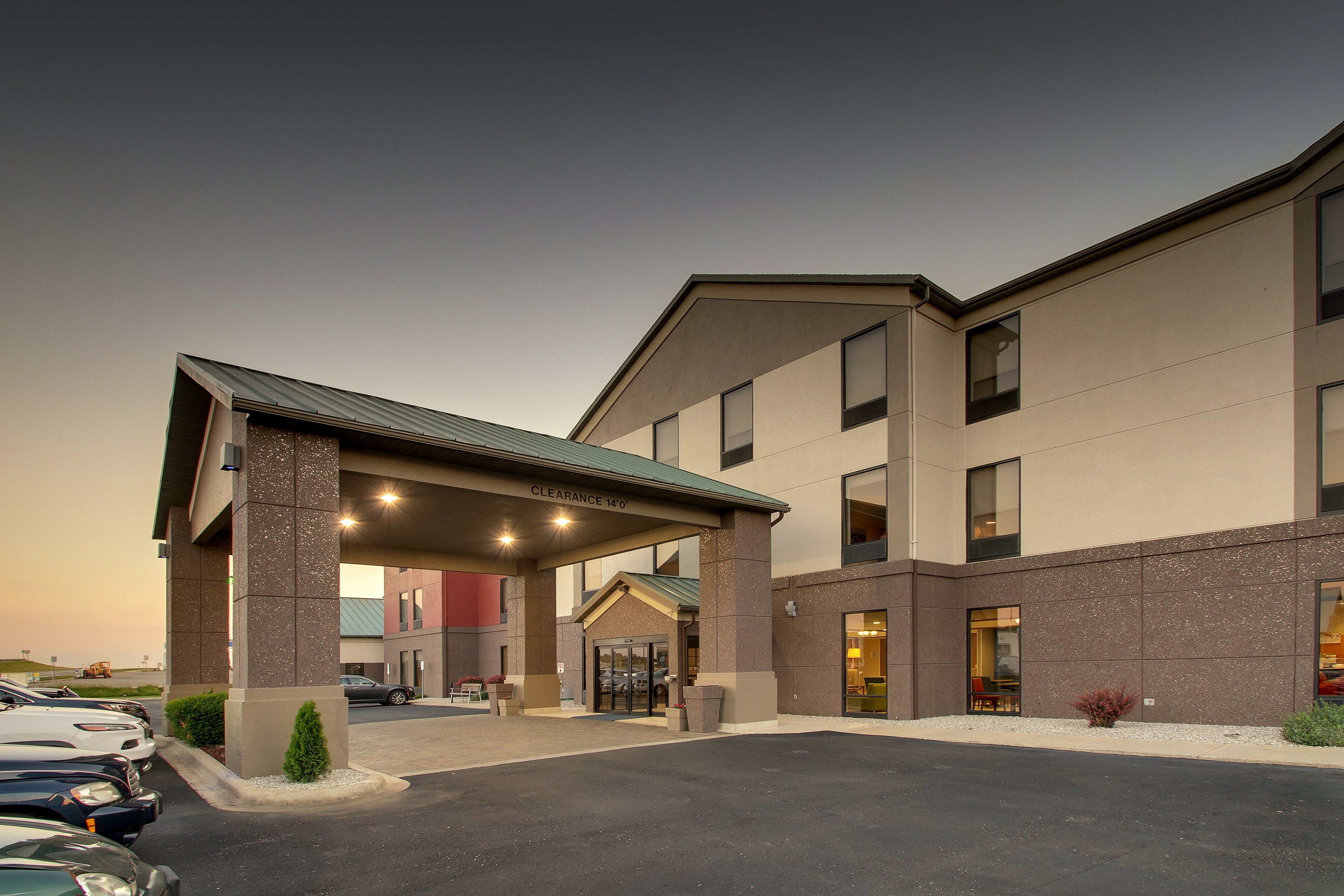 holiday inn express and suites lebanon by ihg